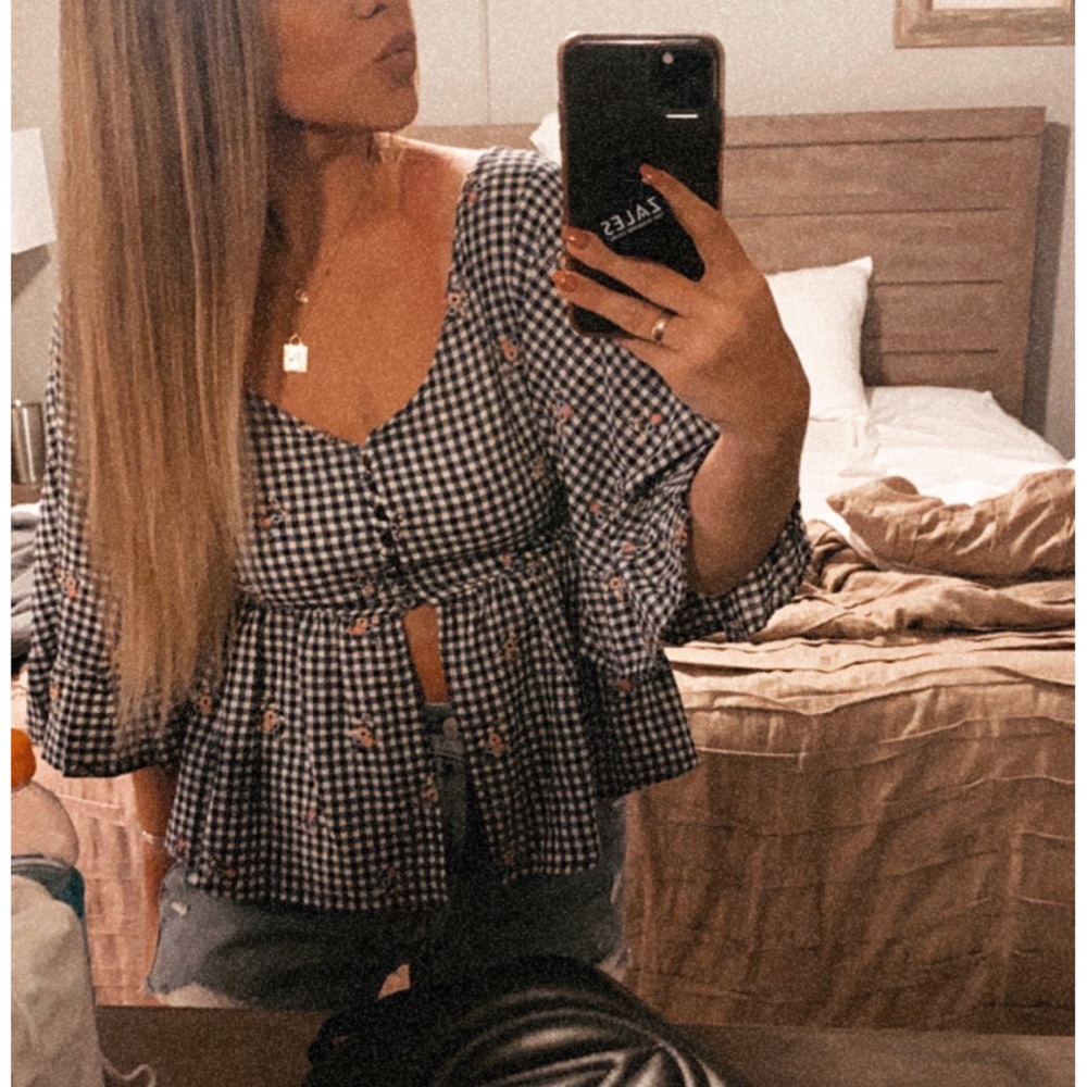 Coco + Jaimeson Checkered Split Top - image 4